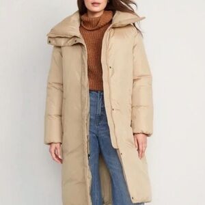 Old Navy Women's Beige Puffer Jacket